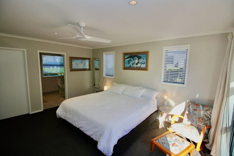 Photo of property in 2 Roseberry Place, Whitianga, 3510