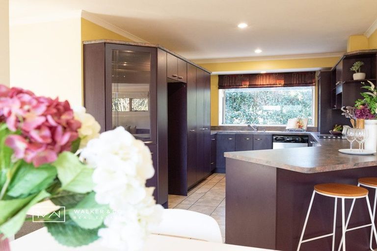 Photo of property in 2 Tuhua Lane, Brown Owl, Upper Hutt, 5018