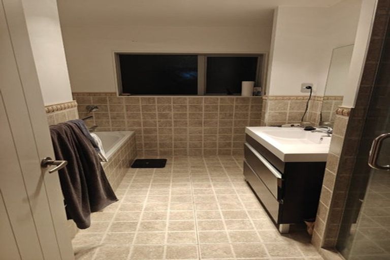 Photo of property in 7a Merville Avenue, Te Atatu South, Auckland, 0610