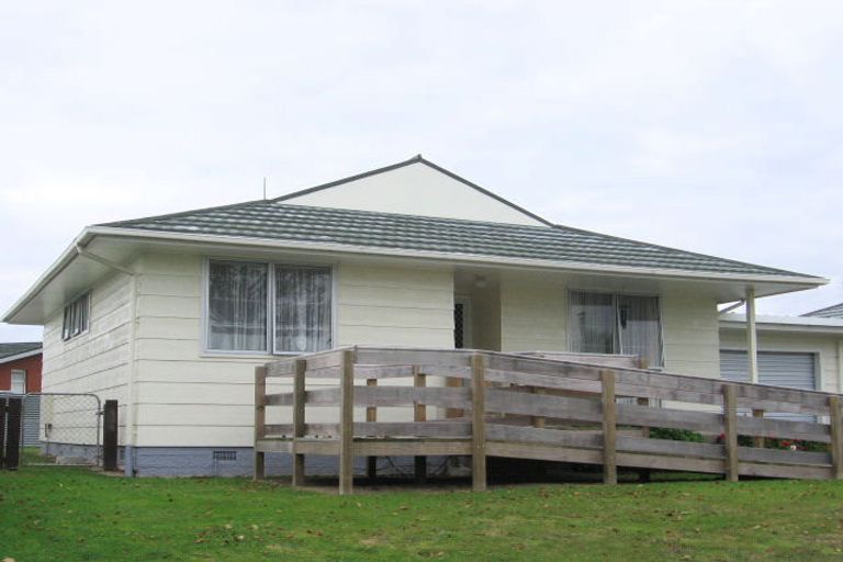 Photo of property in 15-17 Cascade Crescent, Westbrook, Palmerston North, 4412