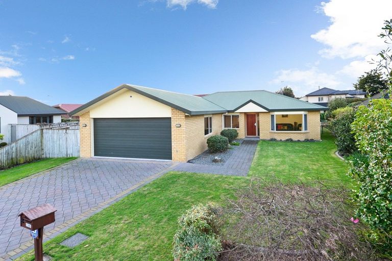 Photo of property in 8 Fendalton Drive, Rototuna, Hamilton, 3210