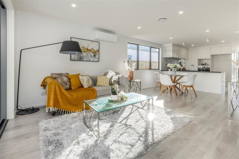 Photo of property in 15 Fredrick Hanson Road, Papakura, 2110