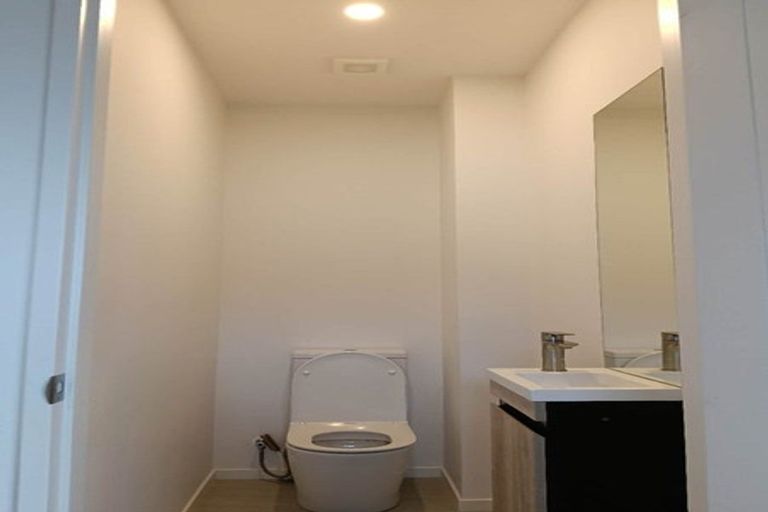 Photo of property in 65d Sunrise Avenue, Murrays Bay, Auckland, 0630