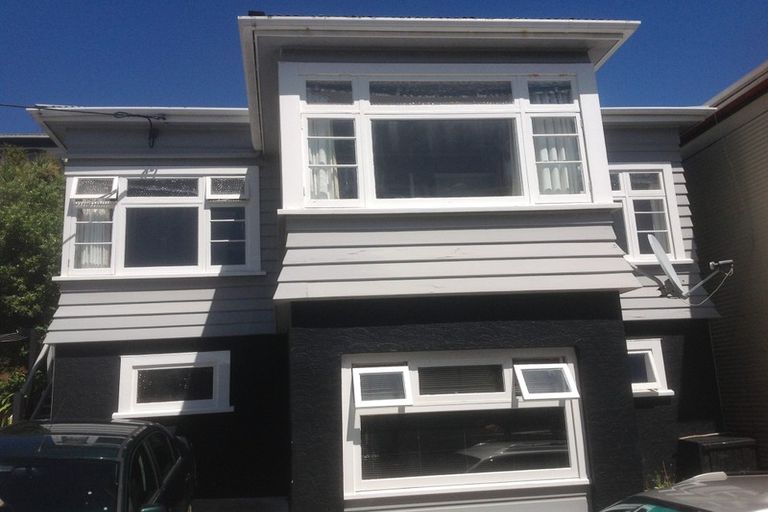 Photo of property in 6 Rixon Grove, Mount Victoria, Wellington, 6011