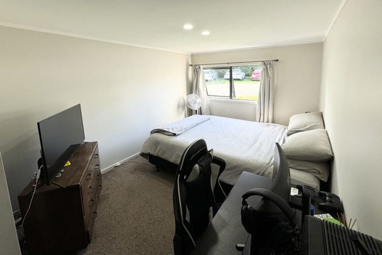 Photo of property in 1/5 John Jennings Drive, Oteha, Auckland, 0632