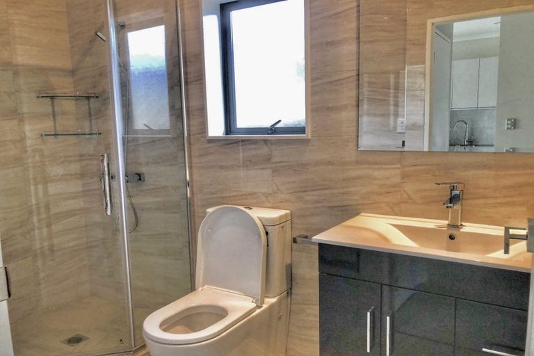 Photo of property in 22 Lisa Rise, Half Moon Bay, Auckland, 2012