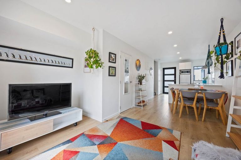 Photo of property in 3/6 South Pacific Place, Henderson, Auckland, 0612