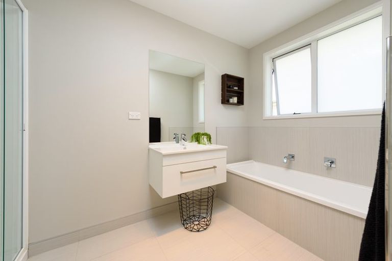 Photo of property in 286 Lakes Boulevard, Pyes Pa, Tauranga, 3112