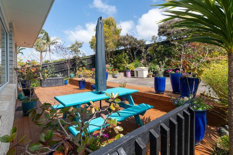 Photo of property in 1/18 Sealy Road, Torbay, Auckland, 0630