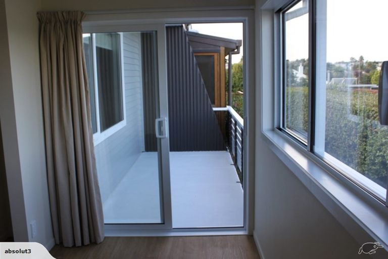 Photo of property in 2/15 Hanlon Crescent, Narrow Neck, Auckland, 0624