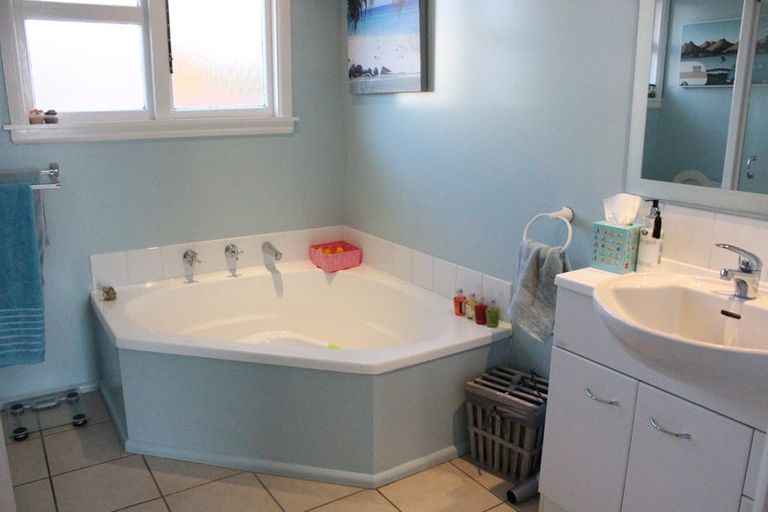 Photo of property in 36 Wingate Street, Redwood, Christchurch, 8051