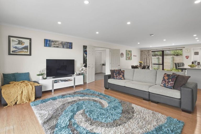 Photo of property in 28 Hawaiian Parade, Arkles Bay, Whangaparaoa, 0932