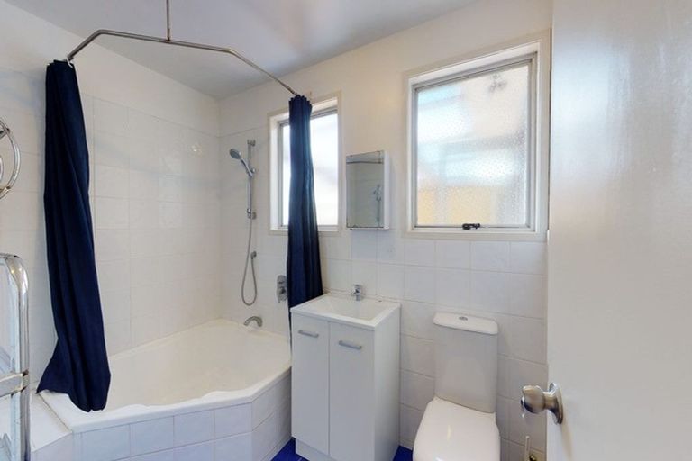 Photo of property in 8 Leatham Crescent, Opaheke, Papakura, 2113