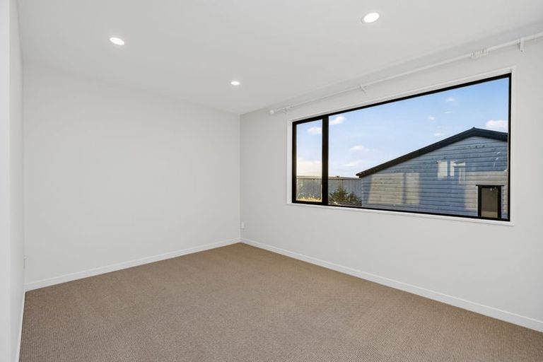 Photo of property in 6 Alexander French Close, Silverdale, 0932