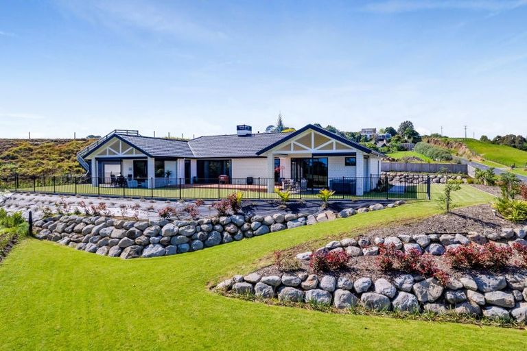 Photo of property in 129 Smart Road, Glen Avon, New Plymouth, 4372