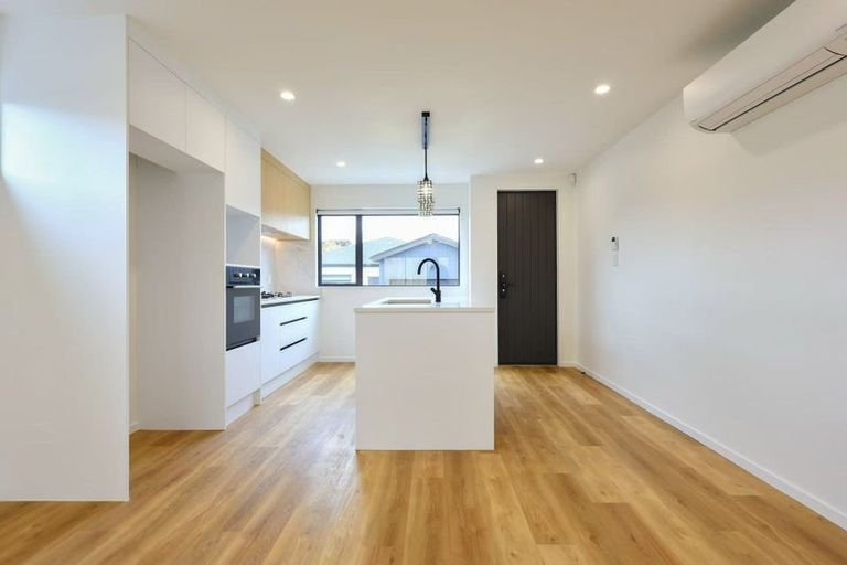 Photo of property in 5/25 Hutchinson Avenue, New Lynn, Auckland, 0600