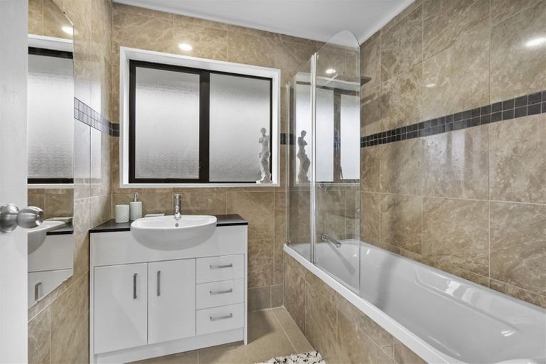 Photo of property in 25 Michael Jones Drive, Flat Bush, Auckland, 2019