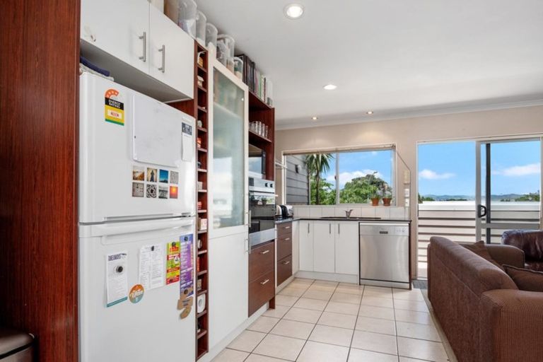 Photo of property in 2/50 May Street, Mount Maunganui, 3116