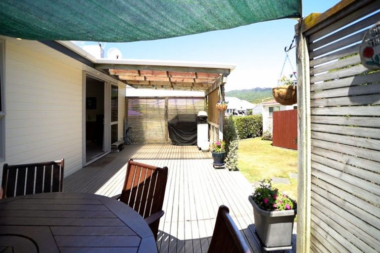 Photo of property in 9 Arero Place, Titahi Bay, Porirua, 5022