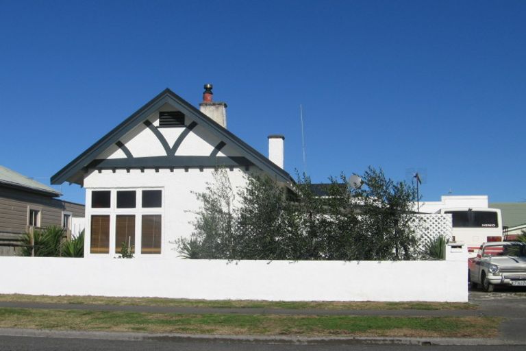 Photo of property in 8 Kinross White Street, Napier South, Napier, 4110