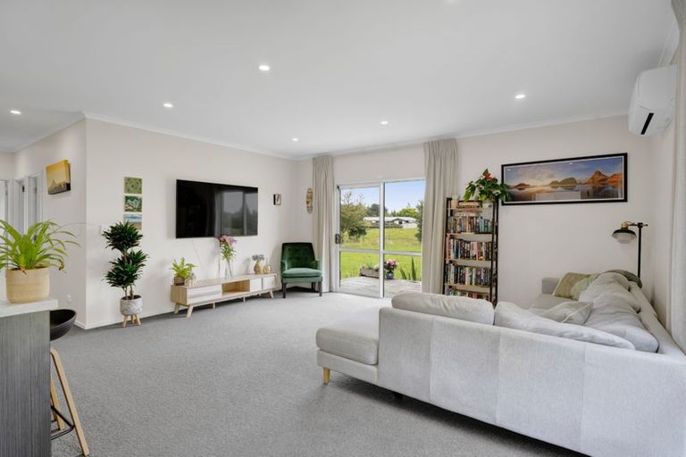 Photo of property in 8 Manatu Lane, Inglewood, 4330