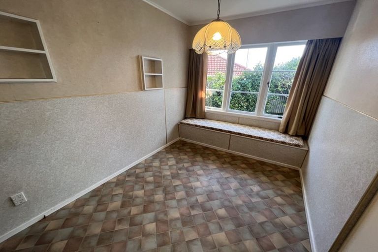 Photo of property in 7 Norma Avenue, Te Atatu South, Auckland, 0610