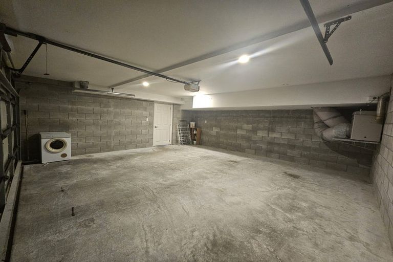 Photo of property in 17a Aplin Terrace, Ngaio, Wellington, 6035