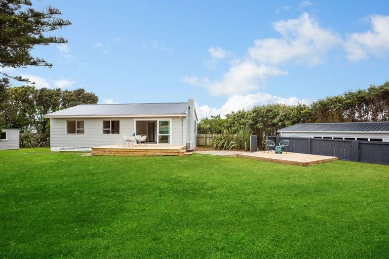 Photo of property in 4 Taupiri Crescent, Titahi Bay, Porirua, 5022