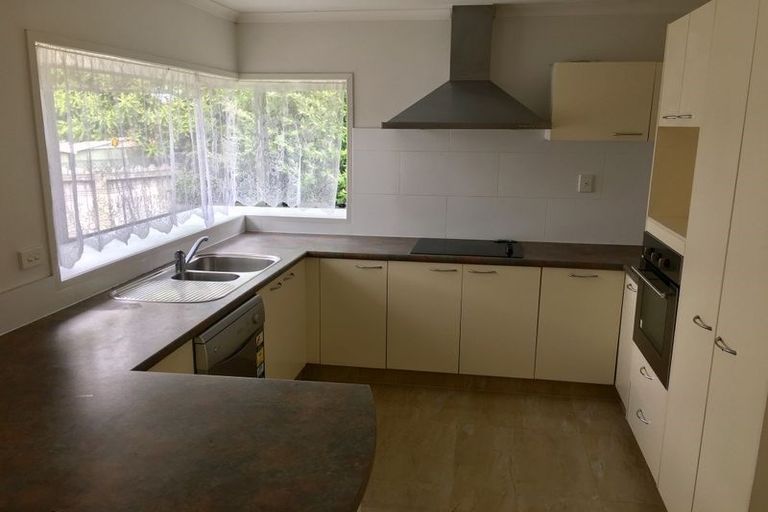 Photo of property in 12 Courtvale Place, Flat Bush, Auckland, 2019