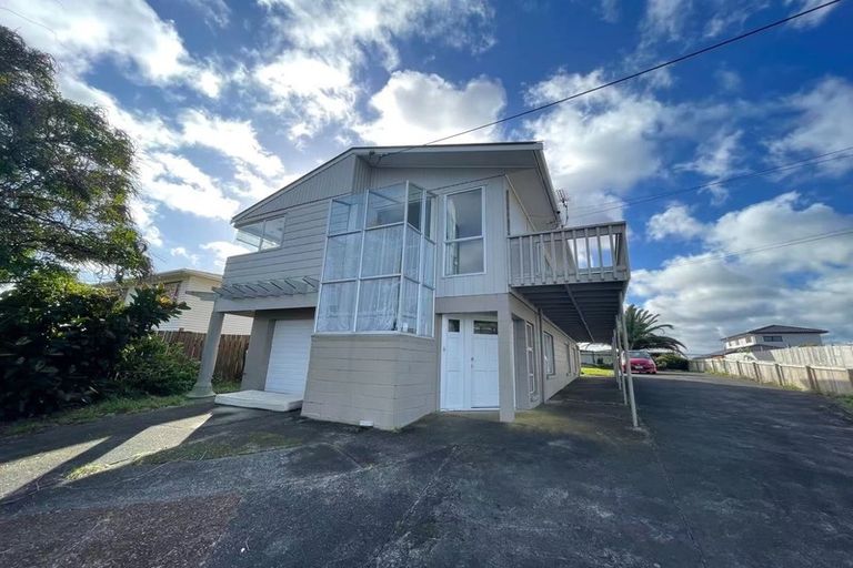 Photo of property in 108a Royal Road, Massey, Auckland, 0614