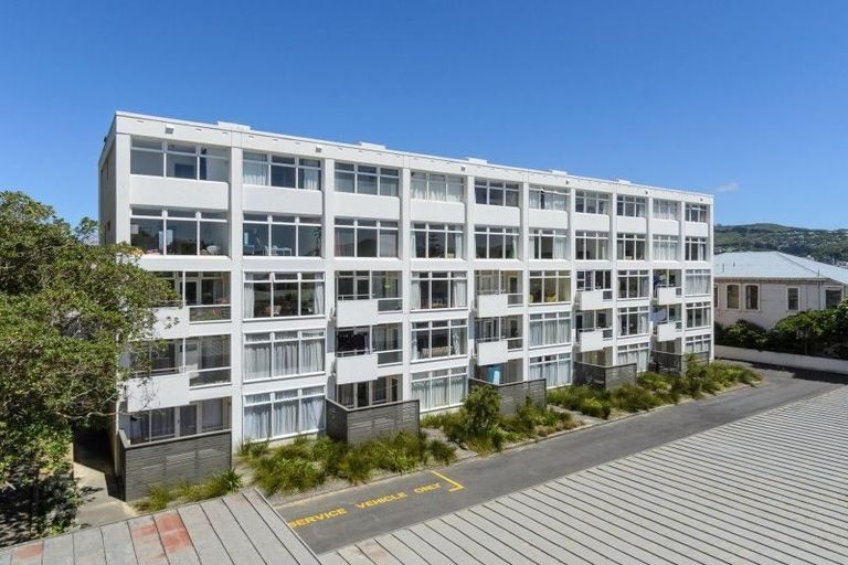 Photo of property in 12/4 Claremont Grove, Mount Victoria, Wellington, 6011