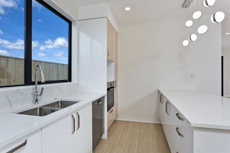 Photo of property in 60 Lusitano Drive, Karaka, Papakura, 2113