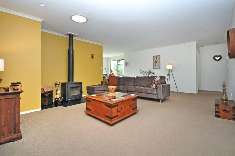 Photo of property in 26 Ripple Grove, Waiuku, 2123