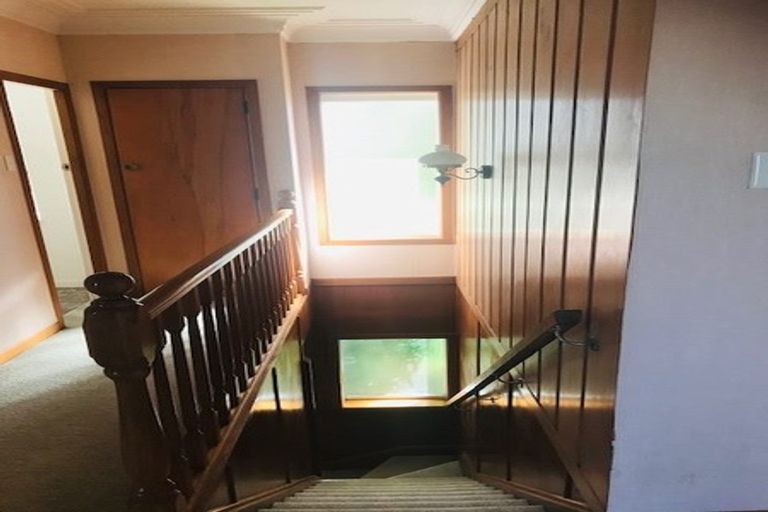 Photo of property in 314 East Coast Road, Forrest Hill, Auckland, 0620