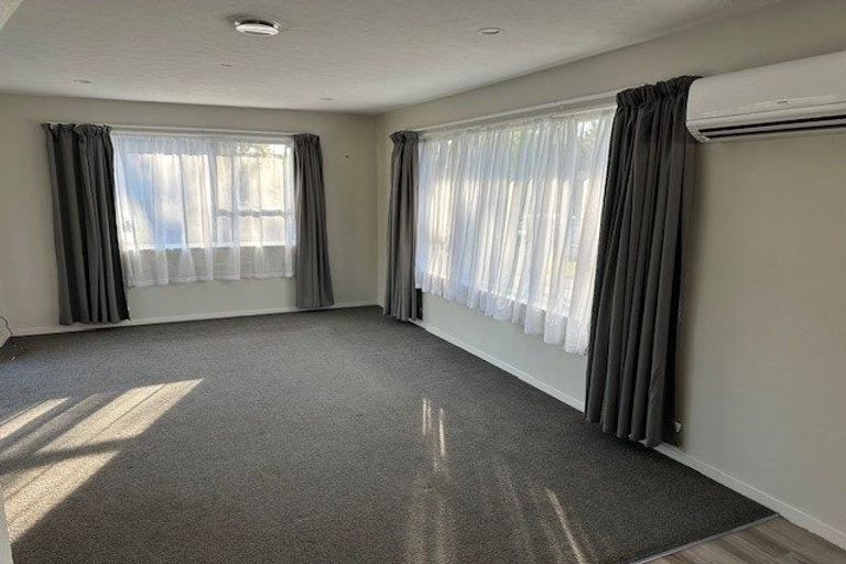 Photo of property in 82 Lowry Avenue, Redwood, Christchurch, 8051