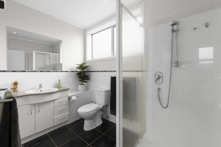 Photo of property in 64 O'halloran Road, Howick, Auckland, 2014