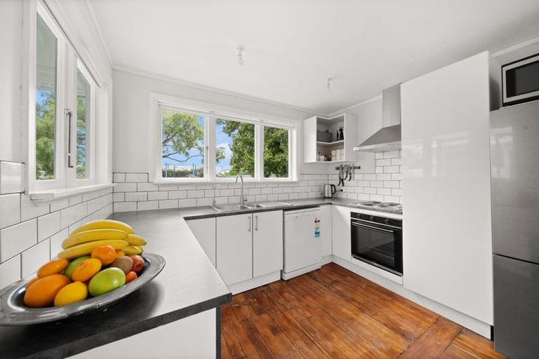 Photo of property in 9 King Street, Carterton, 5713