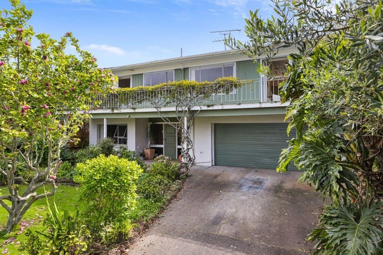 Photo of property in 1068 Whangaparaoa Road, Tindalls Beach, Whangaparaoa, 0930