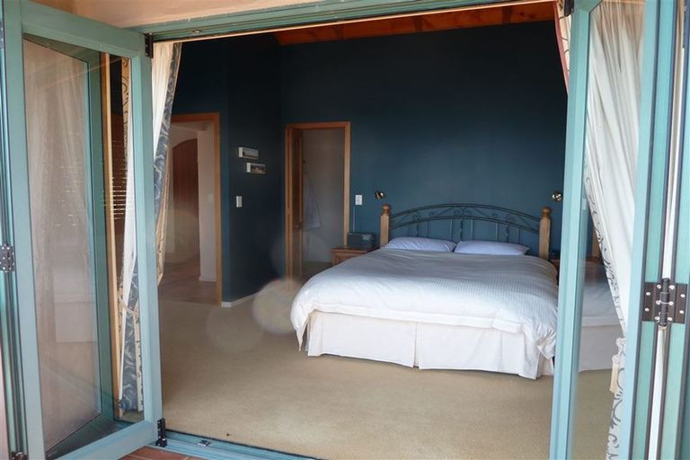 Photo of property in 14 Tairua Heights, Tairua, 3508