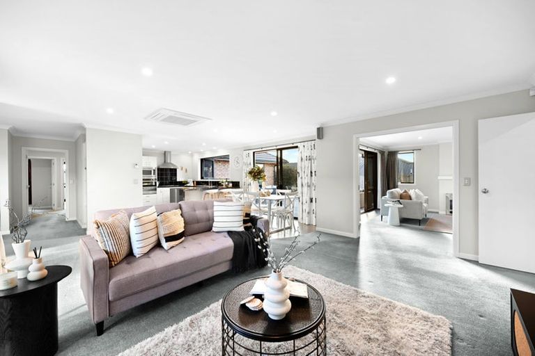 Photo of property in 6 Compton Grove, Huntington, Hamilton, 3210