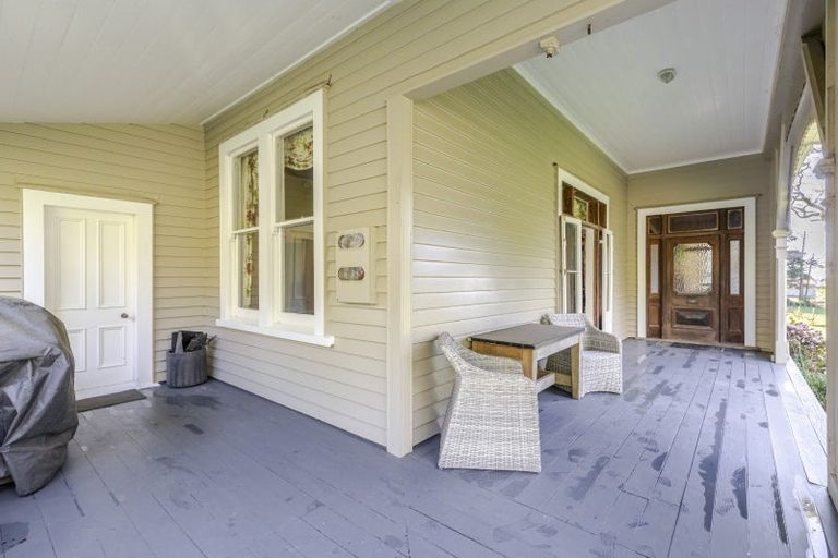 Photo of property in 1 Kahikatea Street, Inglewood, 4330