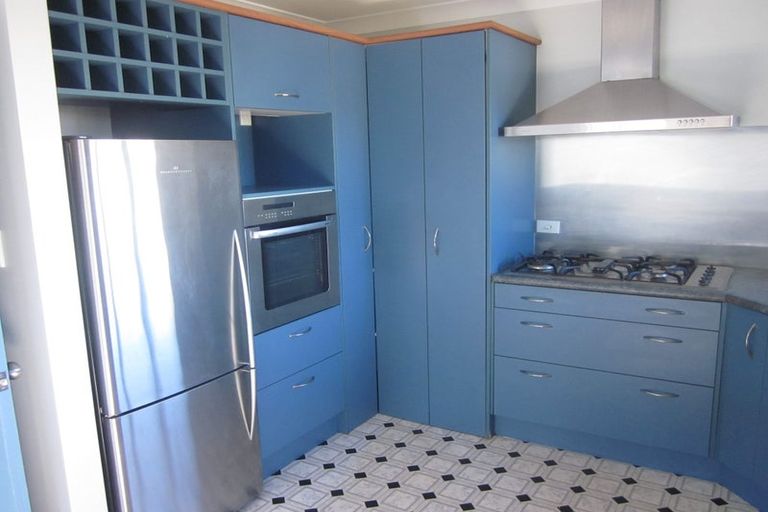 Photo of property in 30a Bowes Crescent, Strathmore Park, Wellington, 6022