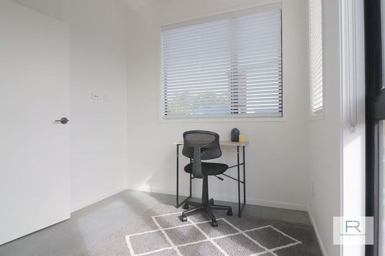 Photo of property in 4 Tapuwae Way, Mangere Bridge, Auckland, 2022