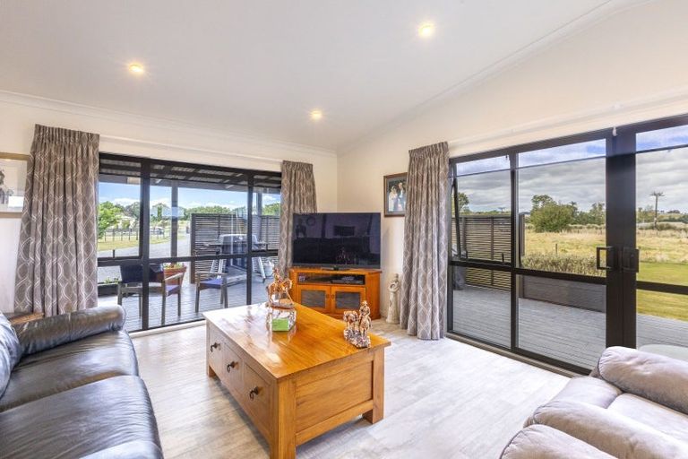 Photo of property in 1 Elm Place, Waipukurau, 4284