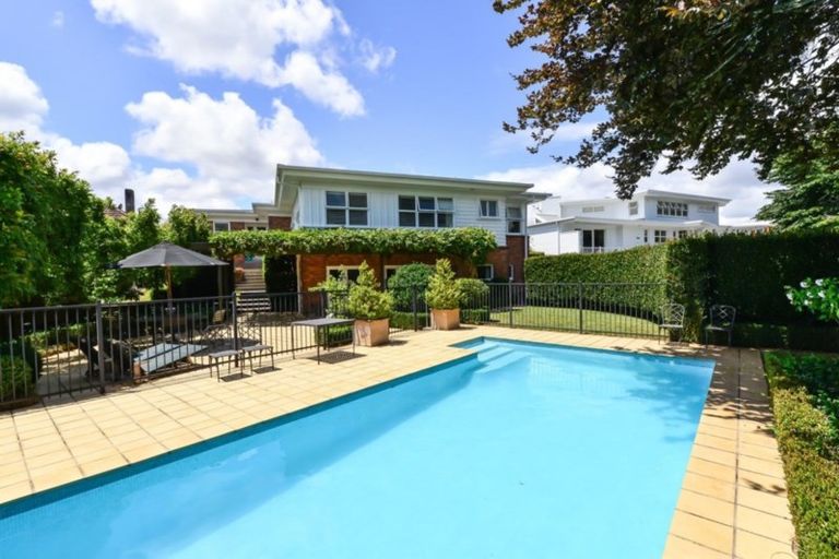 Photo of property in 25 Awatere Avenue, Beerescourt, Hamilton, 3200