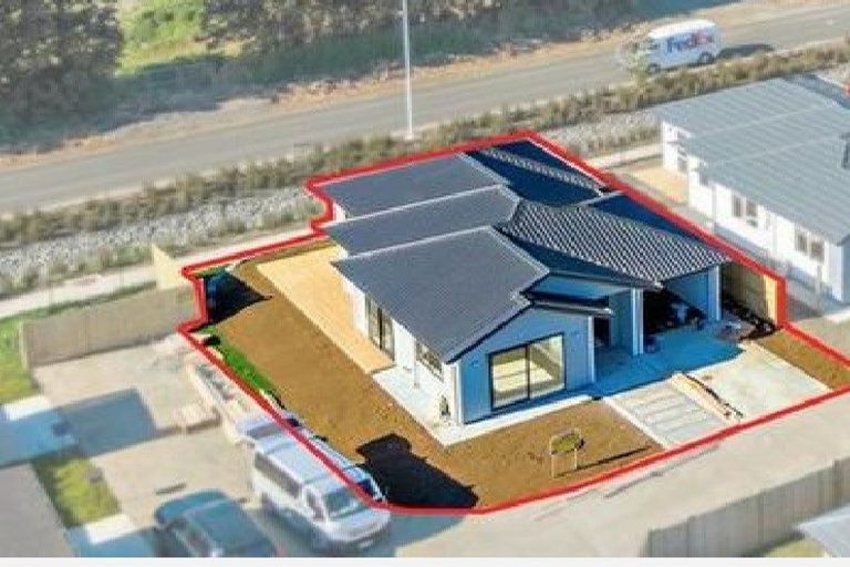 Photo of property in 21 Tuuhura Road, Pukekohe, 2120