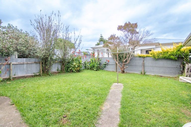 Photo of property in 41 Aberdeen Avenue, Takaro, Palmerston North, 4412