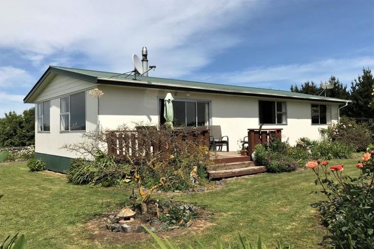 Photo of property in 86 Totara Island Road, Clifton, Balclutha, 9273