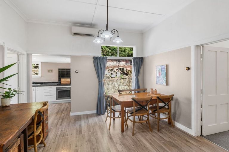 Photo of property in 19 Hawkhurst Road, Lyttelton, 8082