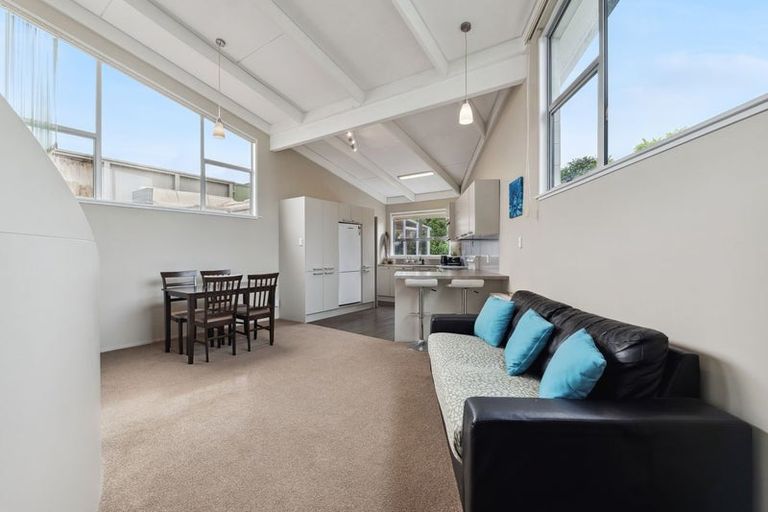 Photo of property in 27 Baring Terrace, Strandon, New Plymouth, 4312